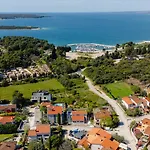 House Nino Pula