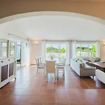 House Nino Pula