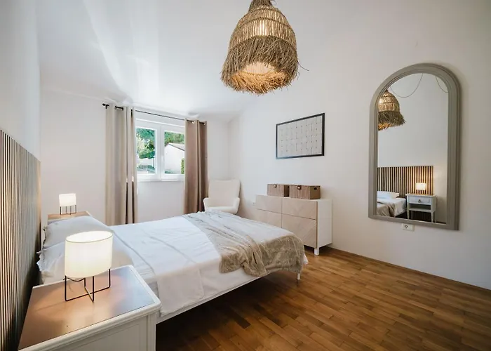 Сasa de vacaciones House Nino Pula